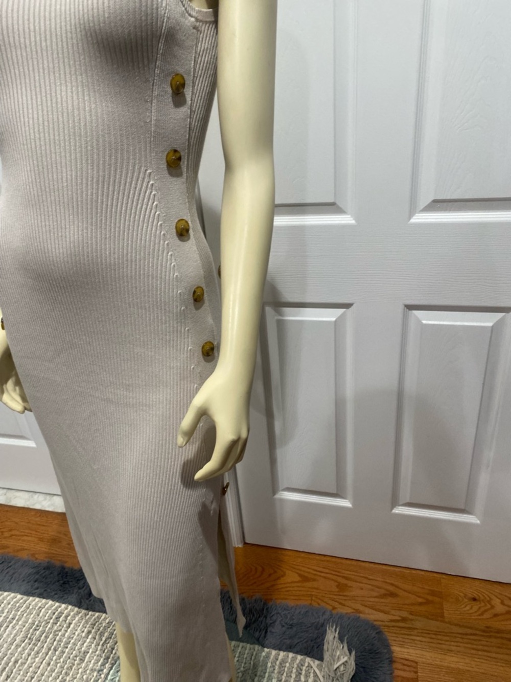 HFR NICOLE BENEFIELD
Maxi Sweater Dress Sleeveless Ribbed Tank Light Beige/ XSp - Picture 6 of 8